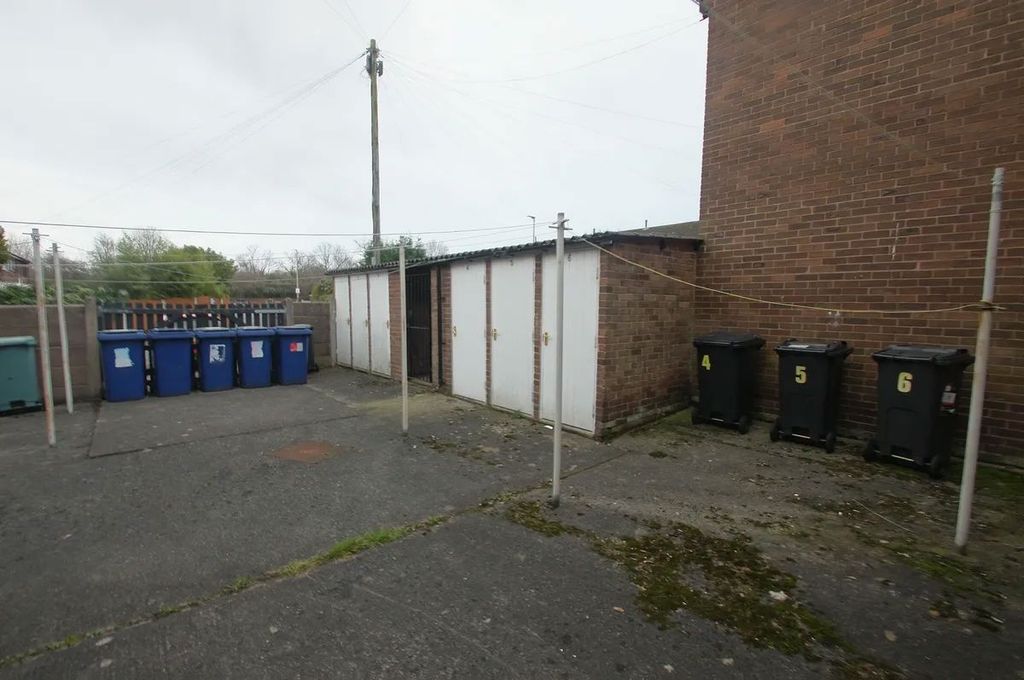 Additional image 9 of 3 bed flat for saleCroughton Court, Ellesmere Port CH66