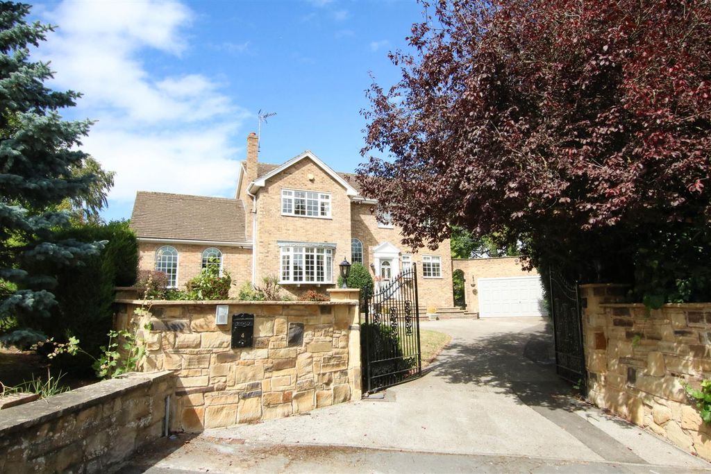 4 bed detached house for saleScott Hill, Sprotbrough, Doncaster DN5