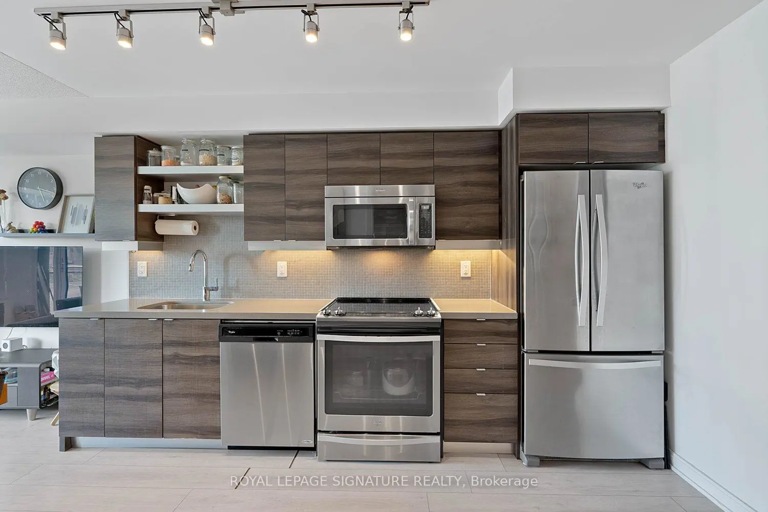 Additional image 6 of 525 Adelaide Street 710