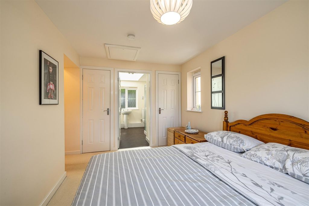 Additional image 17 of 5 bed detached house for sale21 The Beeches, Tweedbank, Galashiels TD1