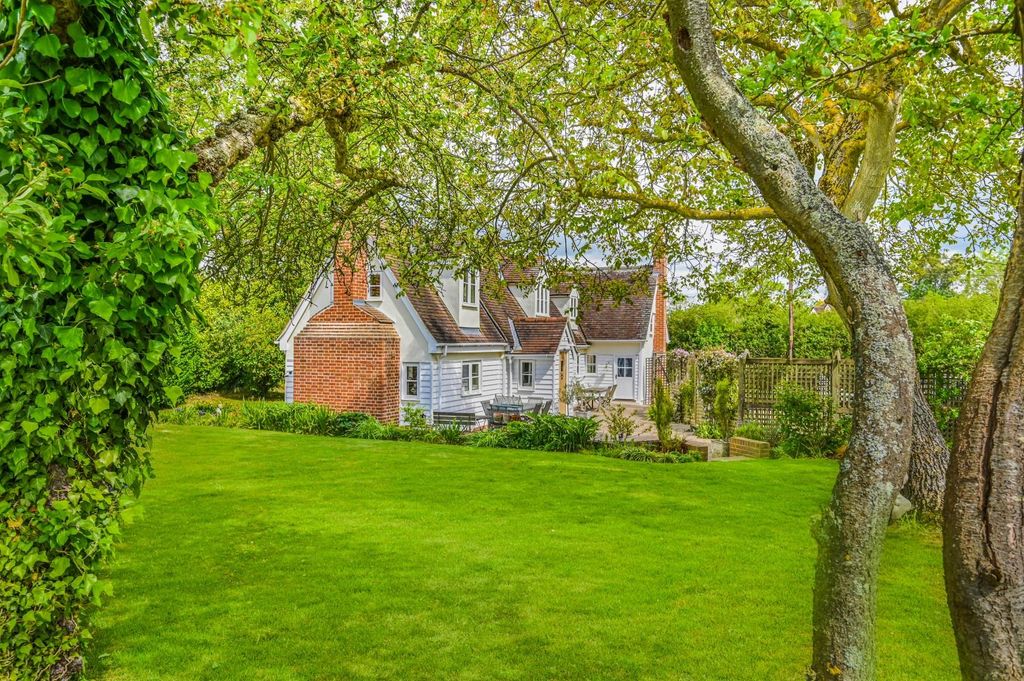 5 bed detached house for saleBacon End, Dunmow CM6 photo 4