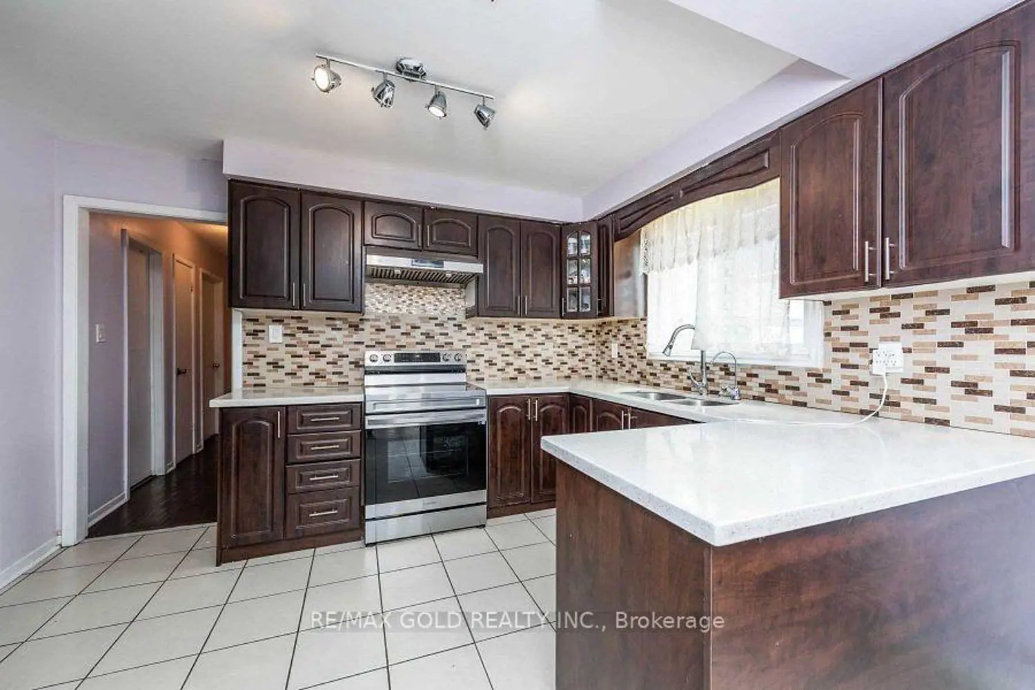 Additional image 3 of 3430 Chipley Crescent