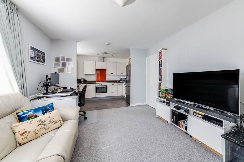 1 bed flat for saleJackdaw Road, Didcot OX11 photo 2
