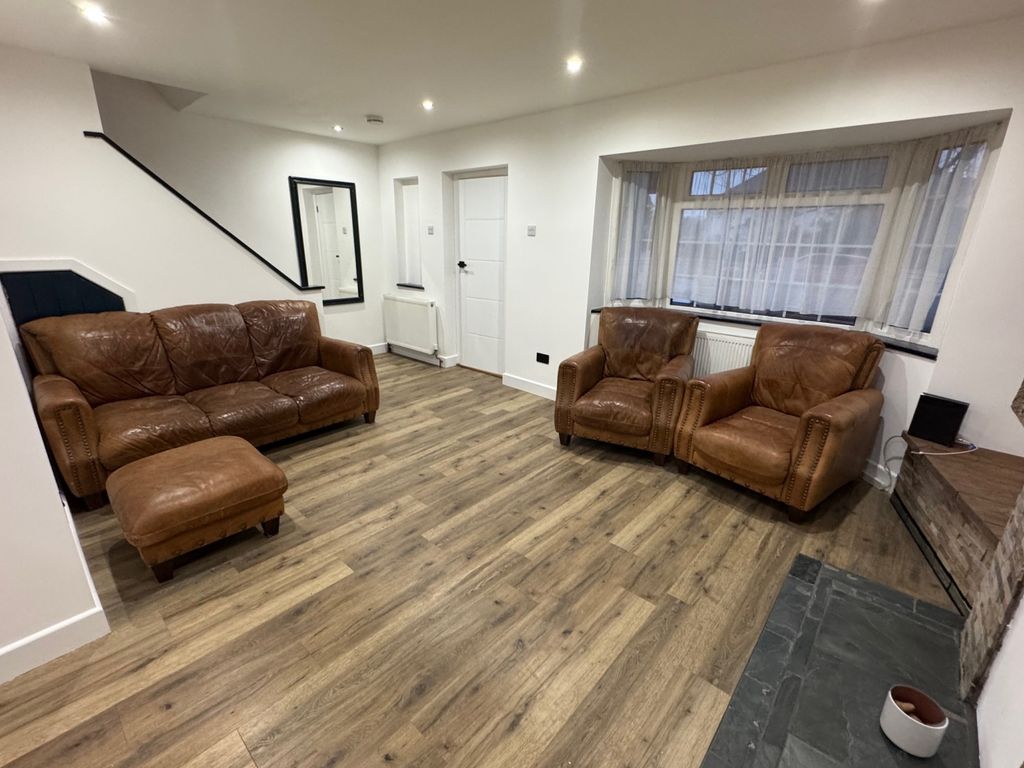 Additional image 2 of 3 bed semi-detached house for saleStephen Close, Egham, Surrey TW20