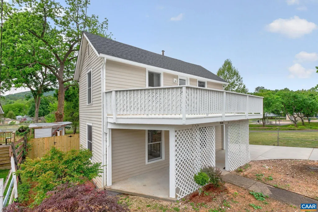 908 Rives St, Charlottesville, VA 22902