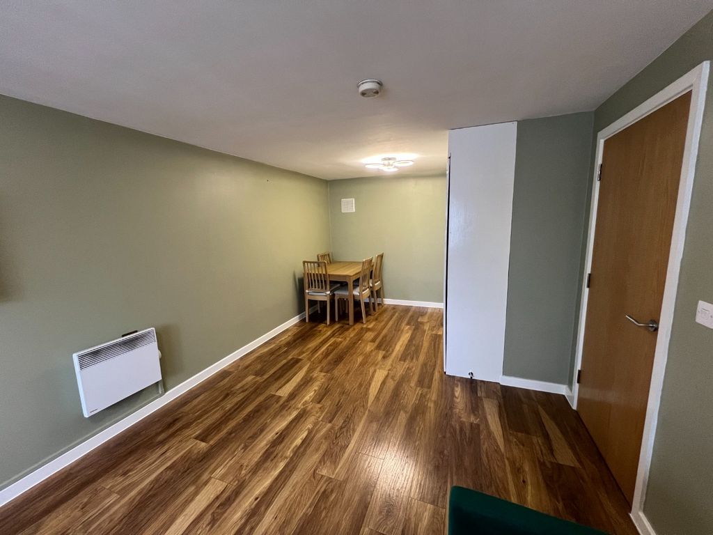 Additional image 4 of 2 bed flat for saleBramley Court, Luton Road, Dunstable LU5