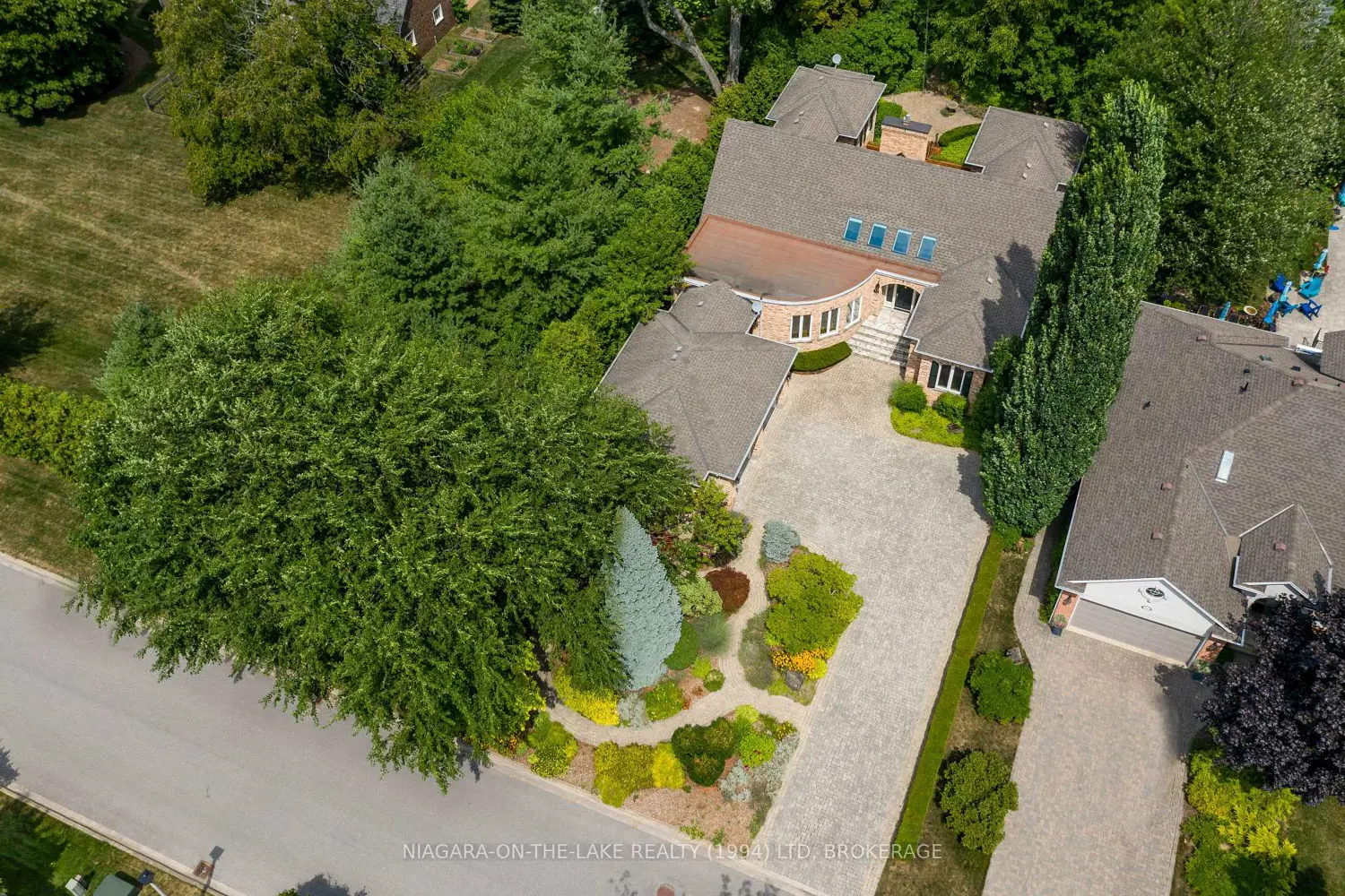 451 Gage Street photo 2
