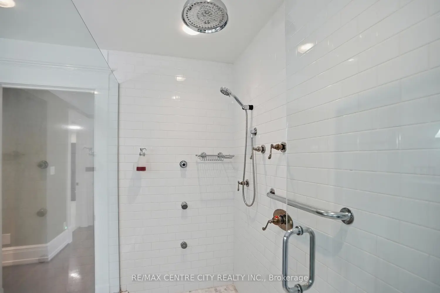 Additional image 13 of 441 Woodman Avenue