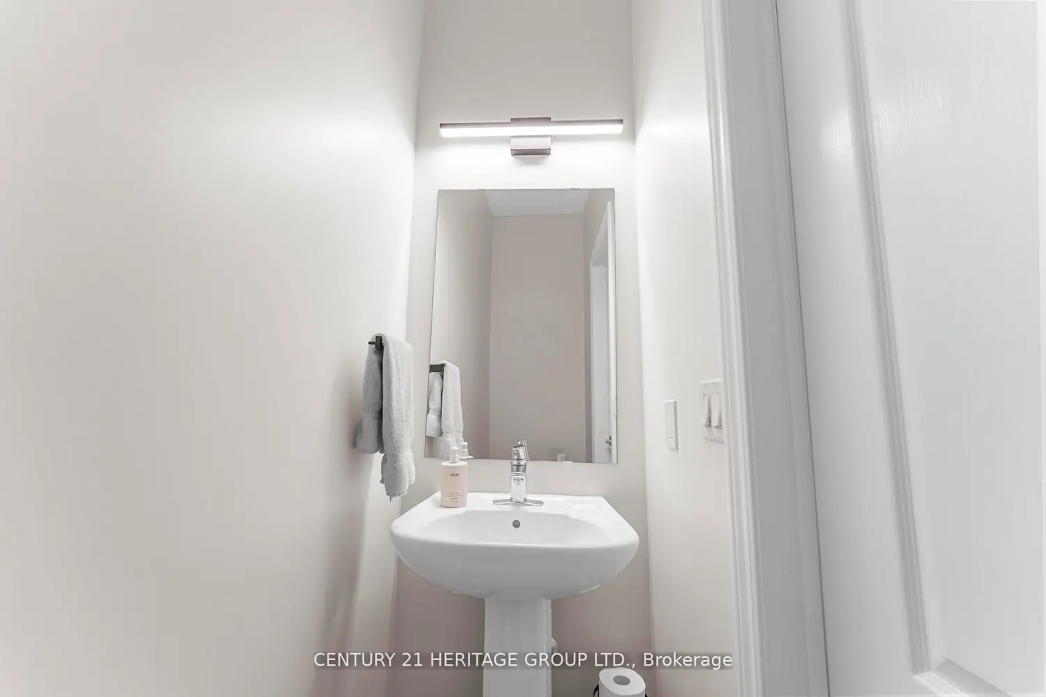 219 Boadway Crescent photo 5