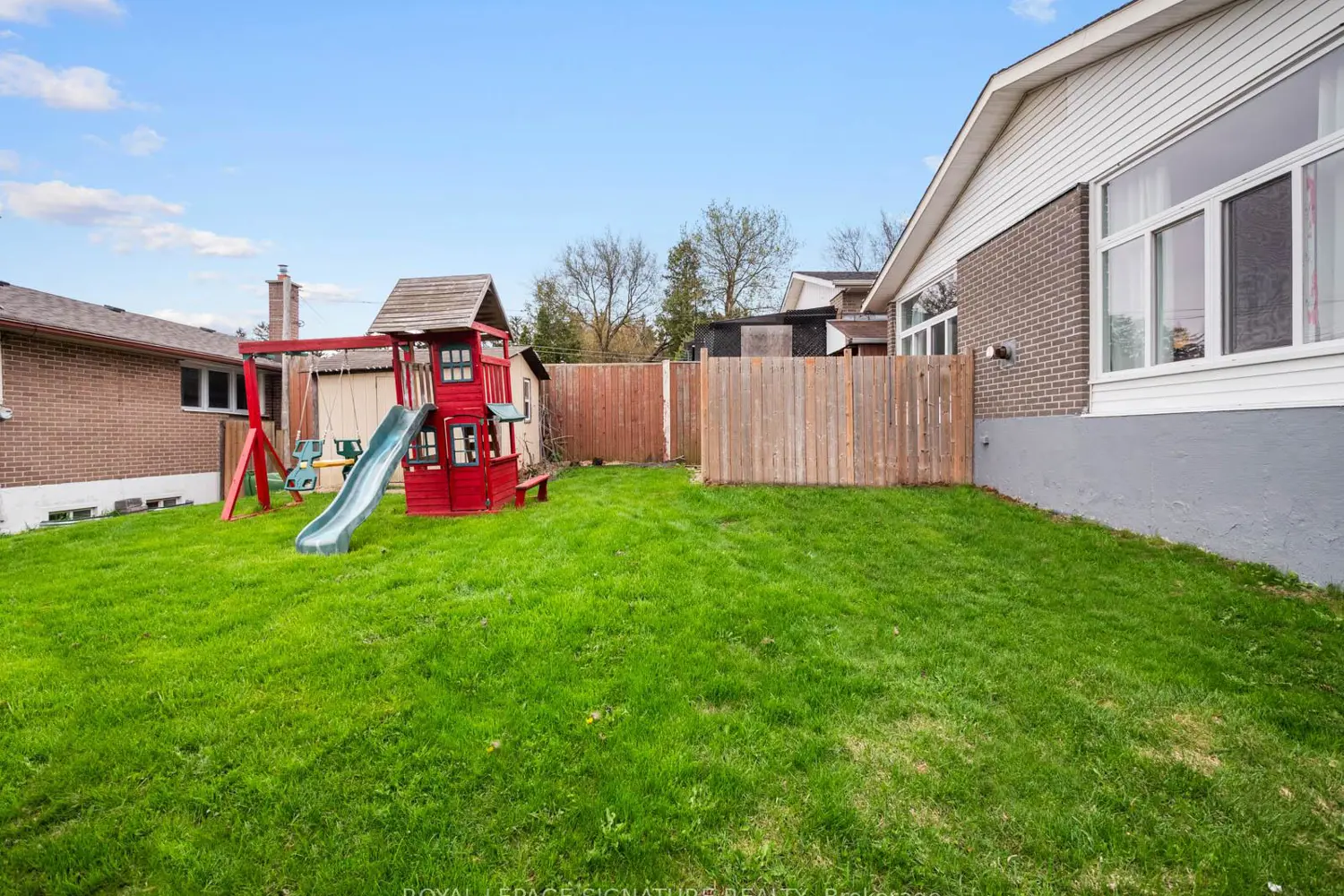 Additional image 15 of 19 Shoreland Crescent
