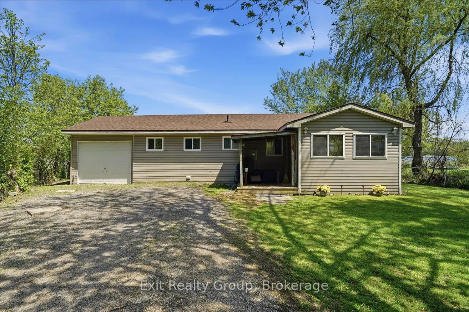 33 Willow Point Road