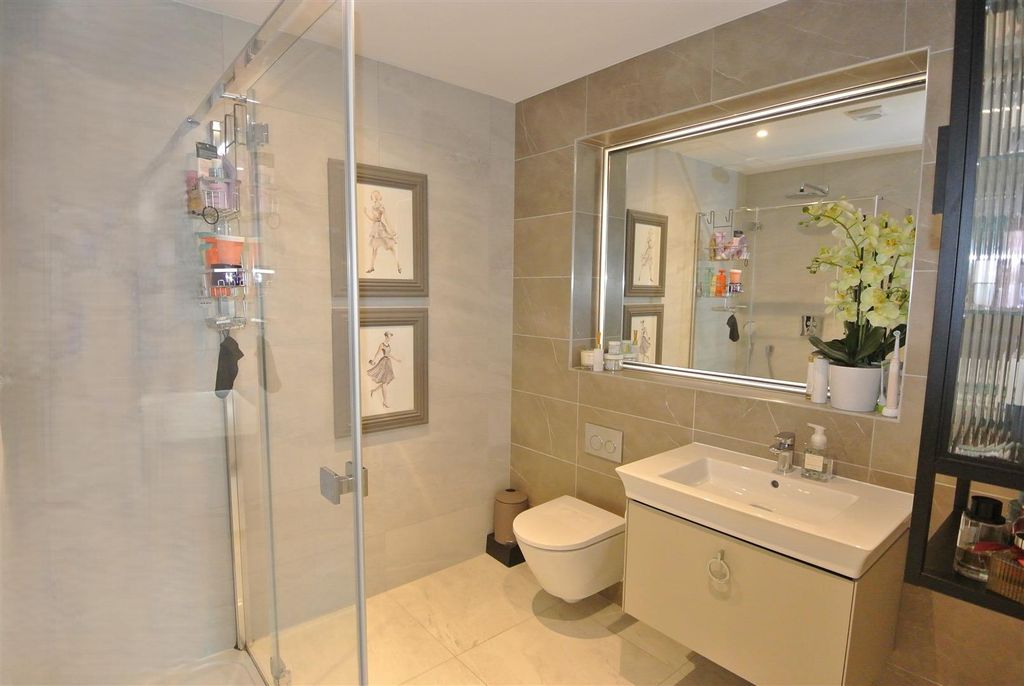 Additional image 27 of 4 bed property for saleNorthcroft Road, Englefield Green, Egham TW20