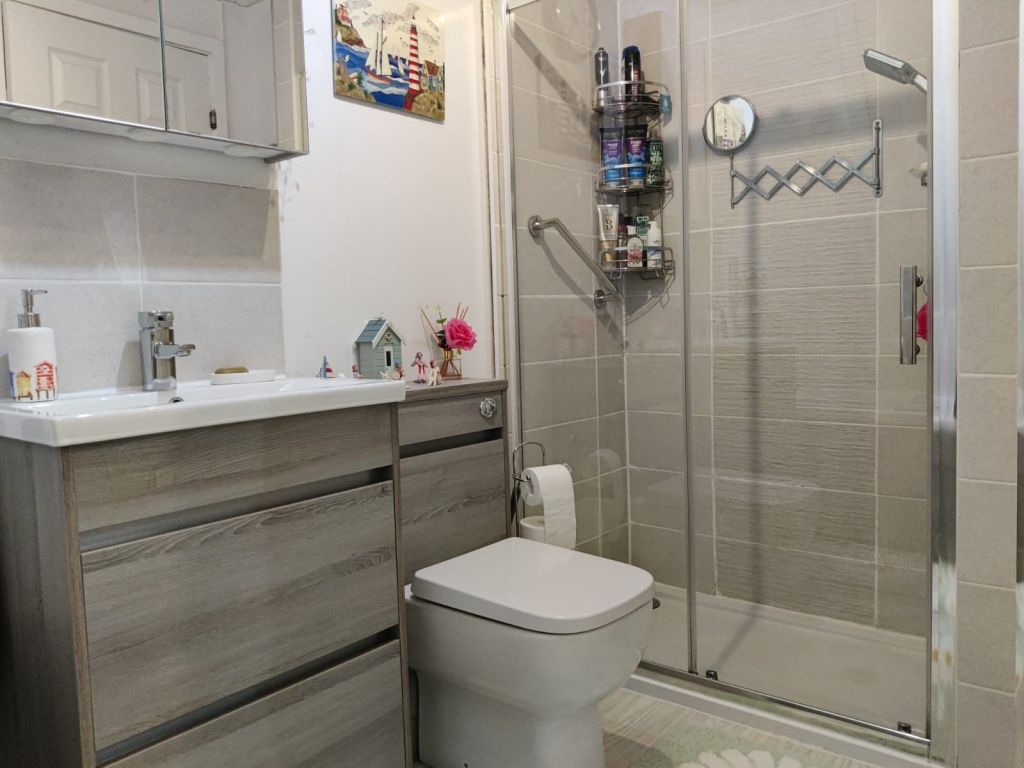 Additional image 15 of 2 bed chalet for sale14 Deercroft Hunters Holiday Village, Dunoon PA23