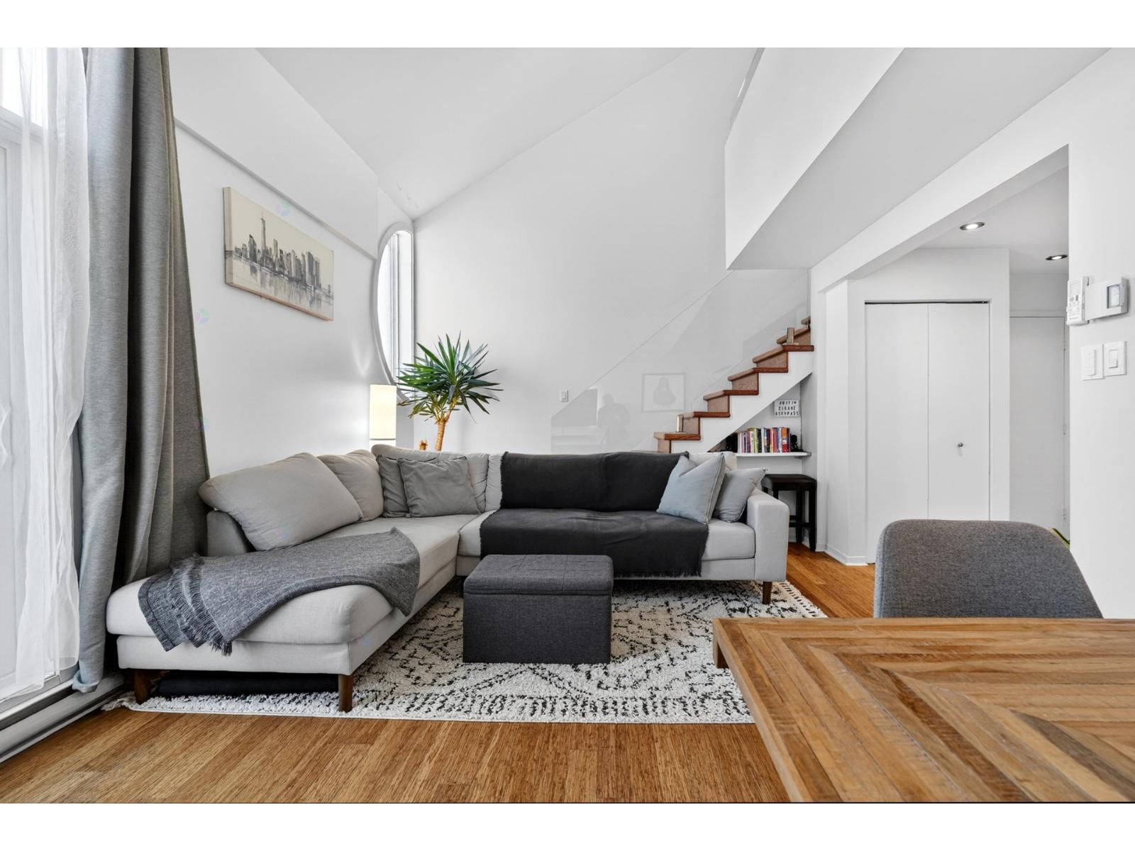 1080 Rue St-Timothée
