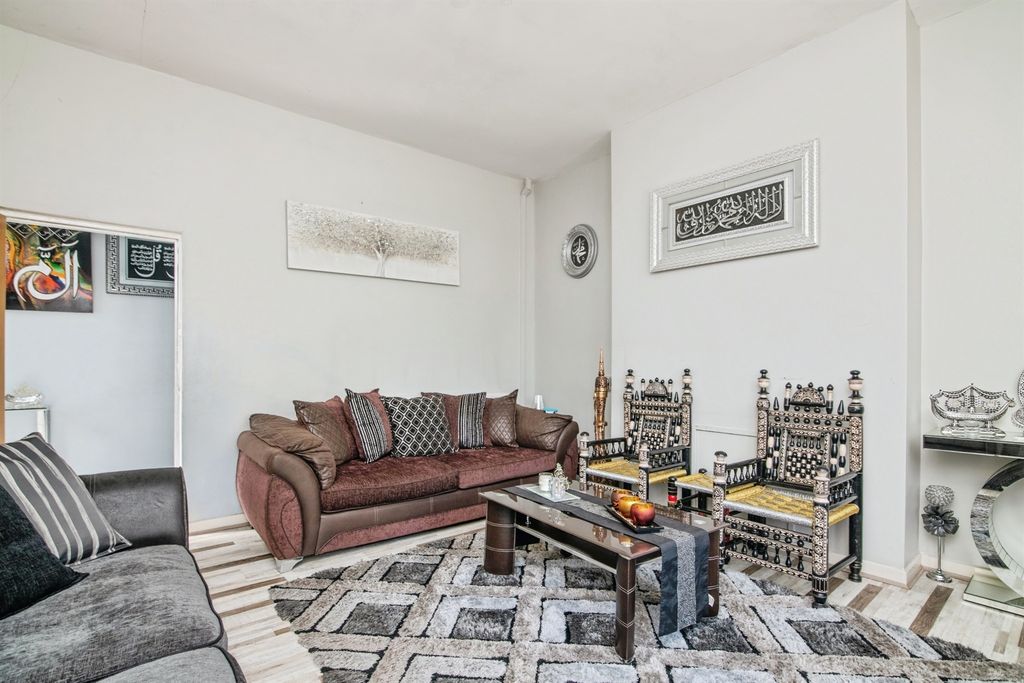 Additional image 5 of 5 bed semi-detached house for saleDixons Green Road, Dudley DY2