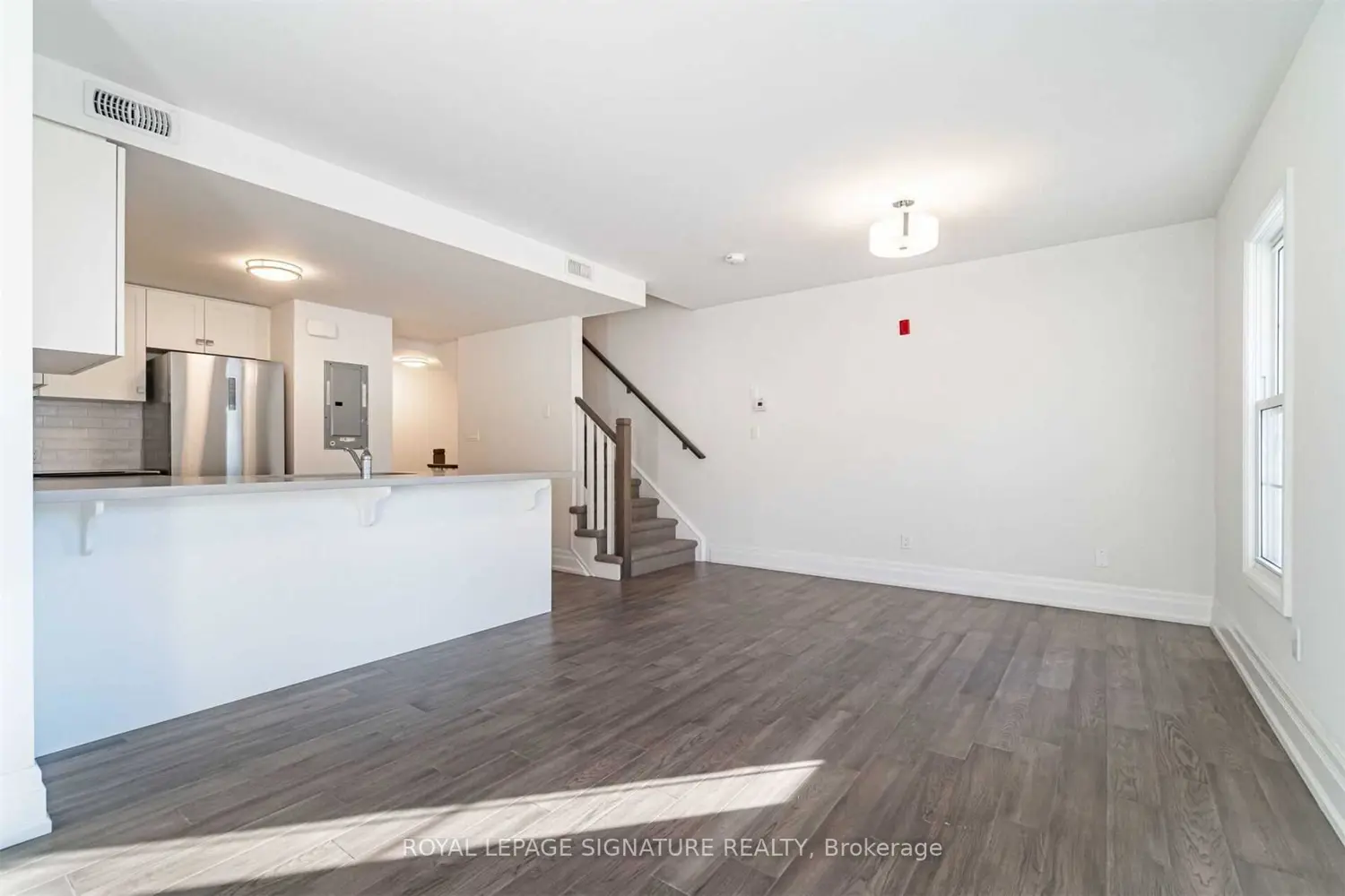 Additional image 5 of 760 Lakeshore Road 202