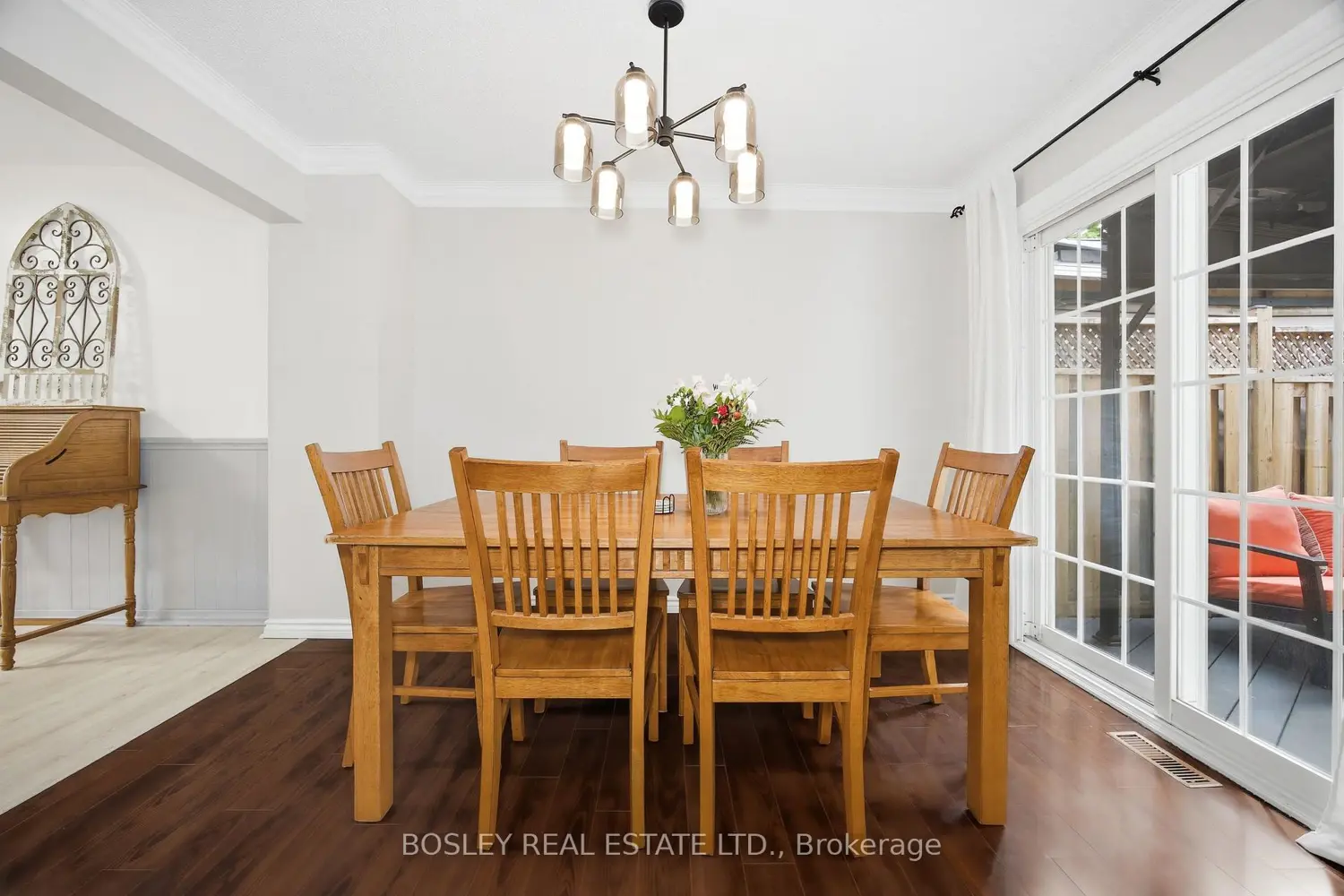 861 Traddles Avenue photo 4