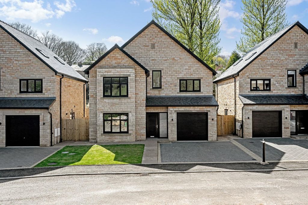5 bed detached house for sale7 Victoria Gardens, Waterside, Darwen BB3