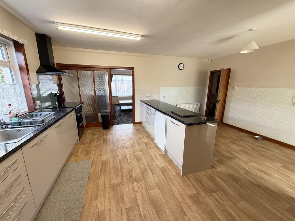 2 bed detached bungalow for saleSunderries Road, Dumfries DG2 photo 2