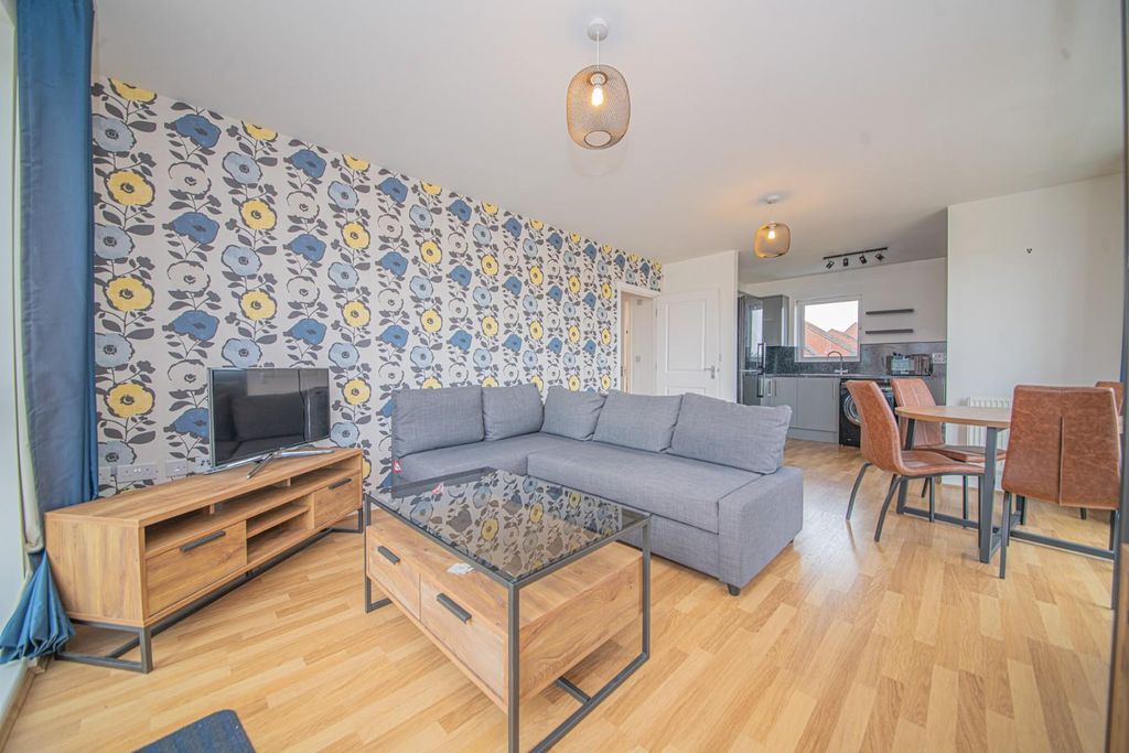 Additional image 4 of 2 bed flat for saleSomers Way, Eastleigh SO50