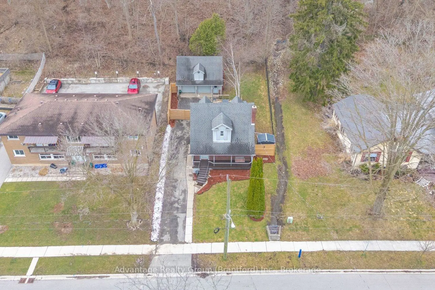 7 Barry Drive photo 3