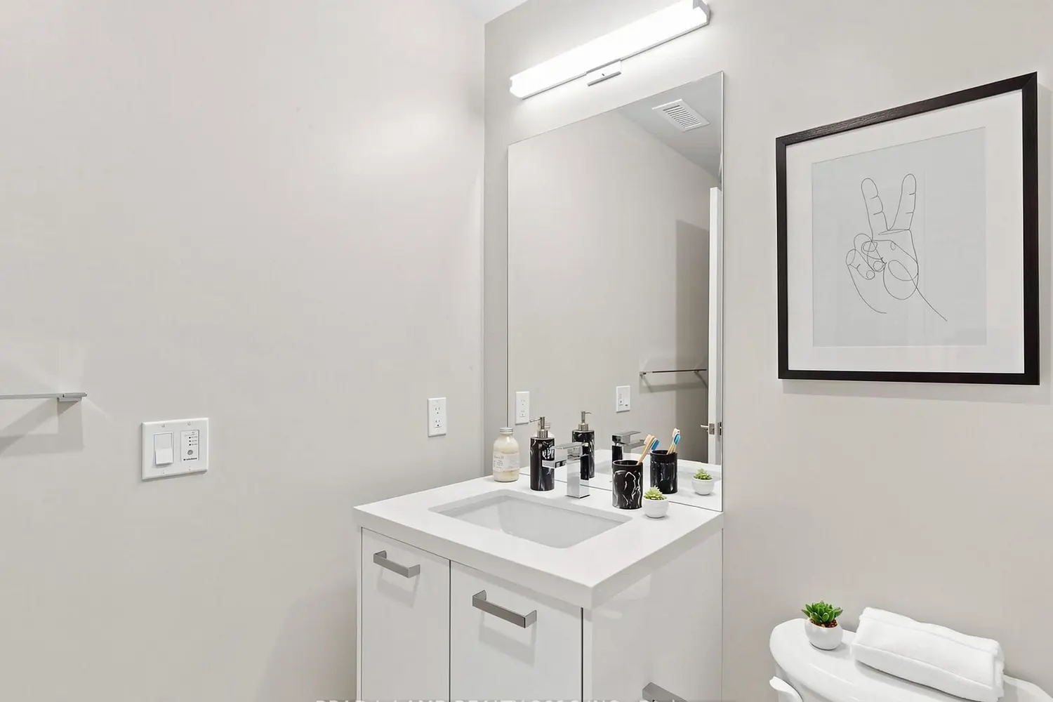 Additional image 12 of 284 King Street 505