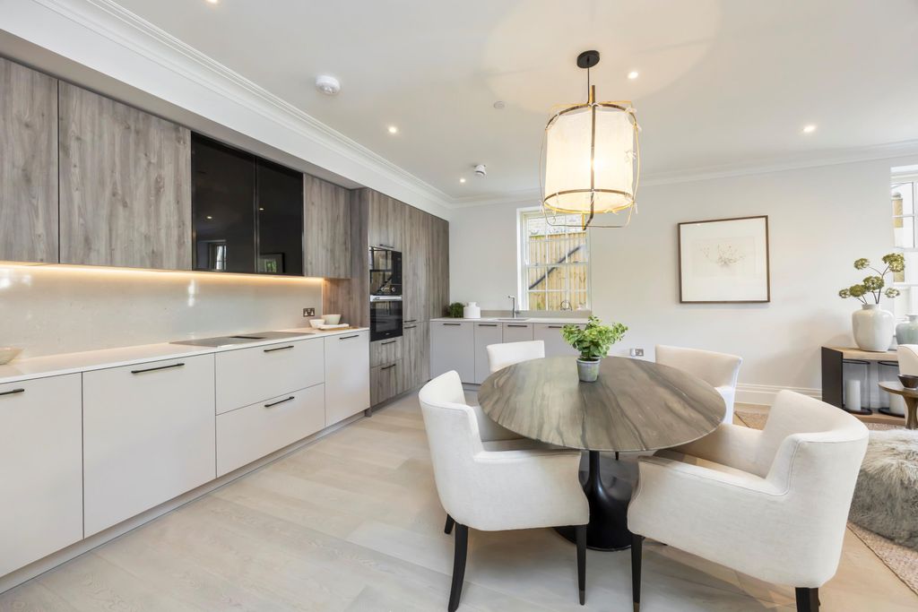 Additional image 5 of 2 bed flat for saleThe Percy, Cooper's Hill, Englefield Green, Surrey TW20