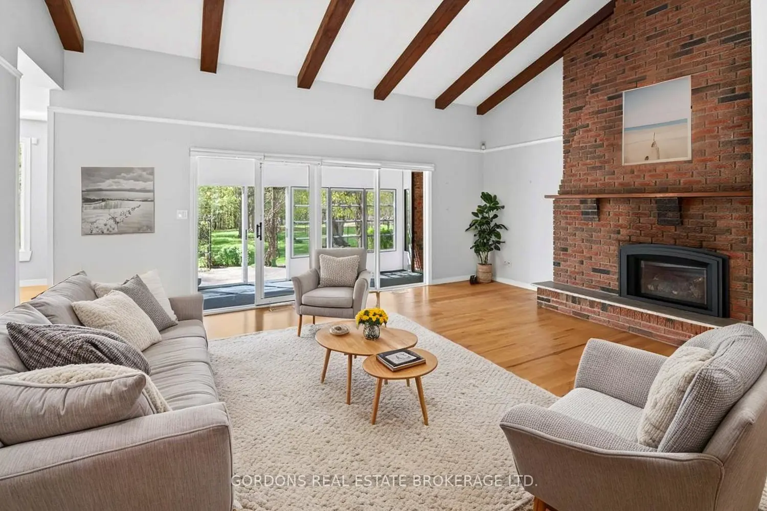 1380 Sunnyside Road photo 4