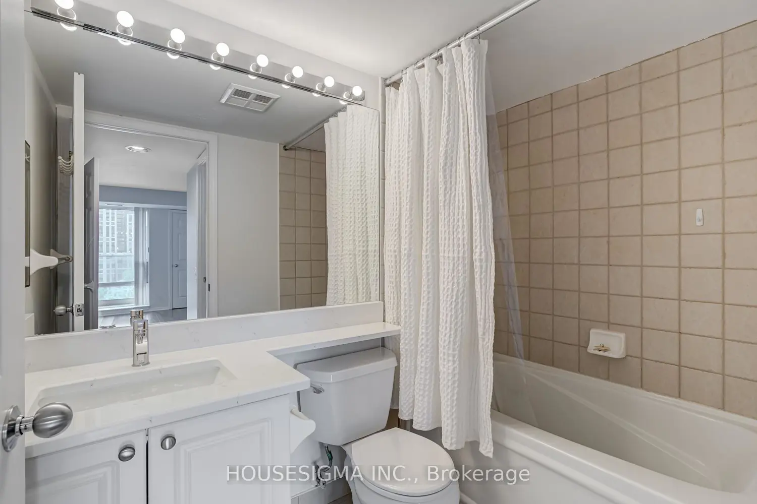 Additional image 9 of 28 Harrison Garden Boulevard 901