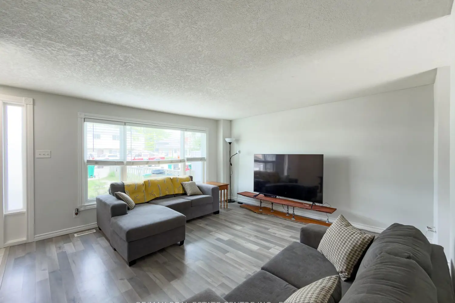 Additional image 3 of 724 Parkview Crescent