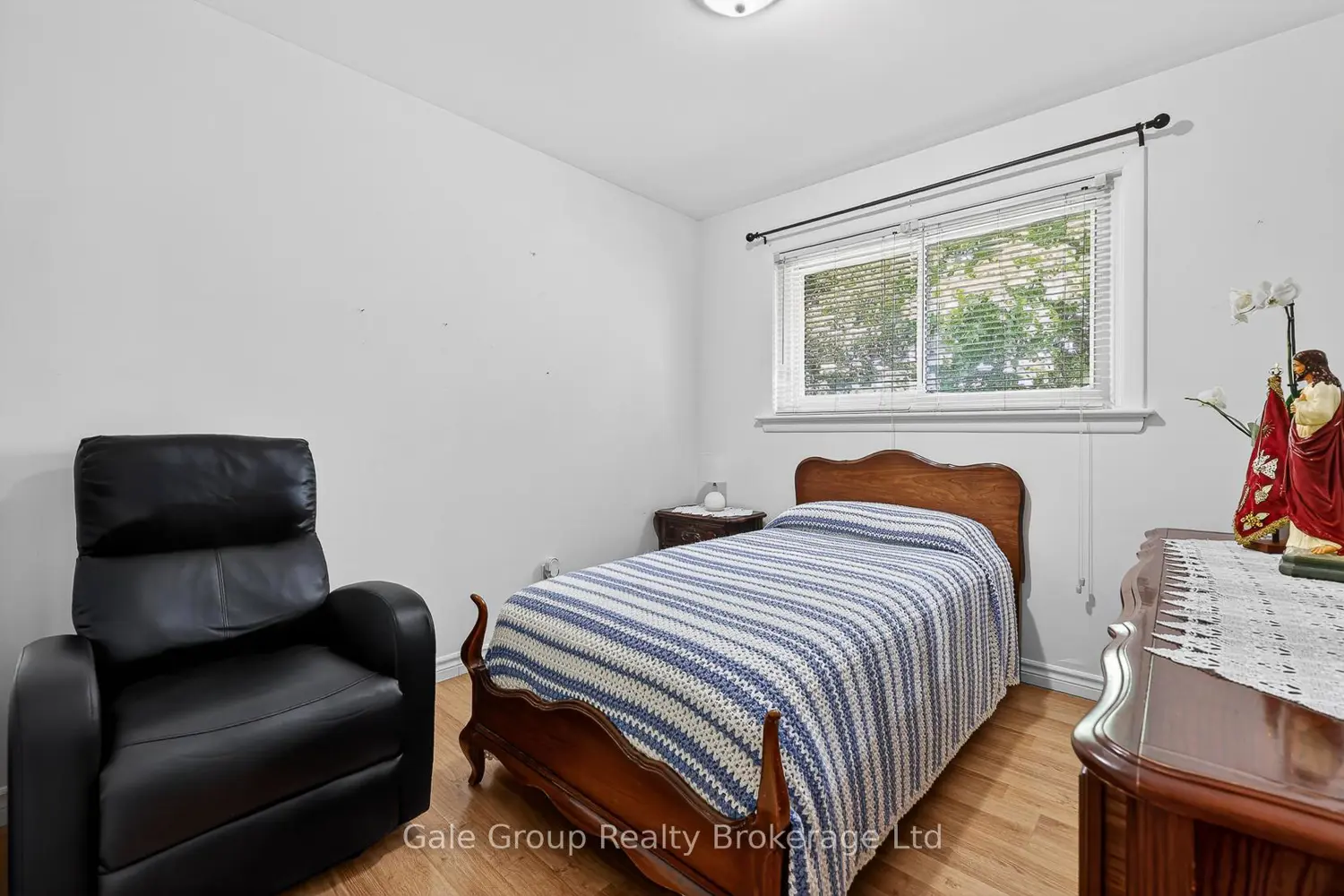 Additional image 4 of 308 Willowgrove Crescent