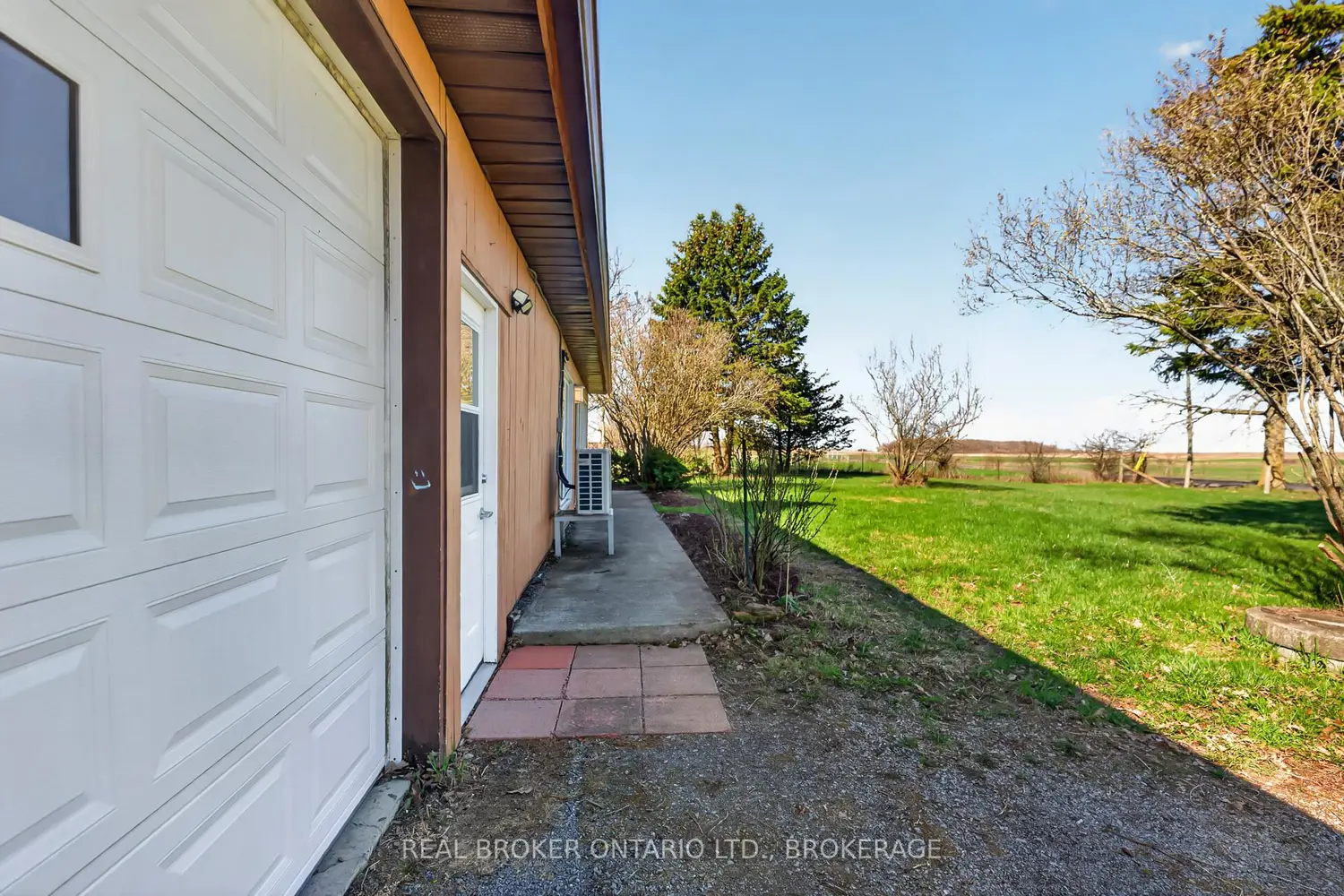 2268 Mcintyre Road photo 3