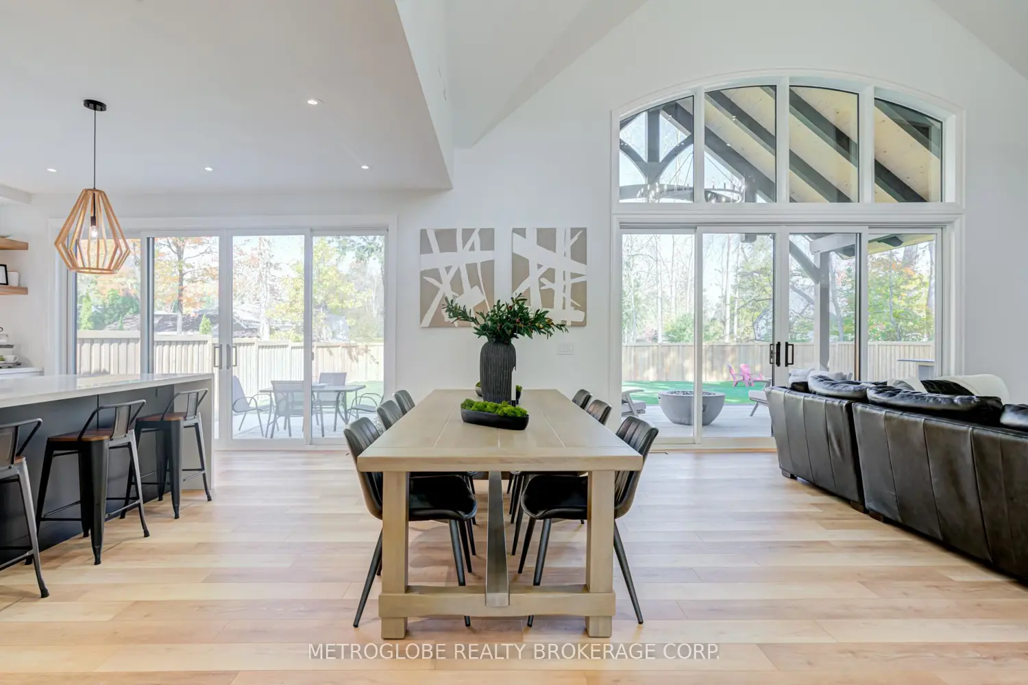 862 Kennedy Road photo 4