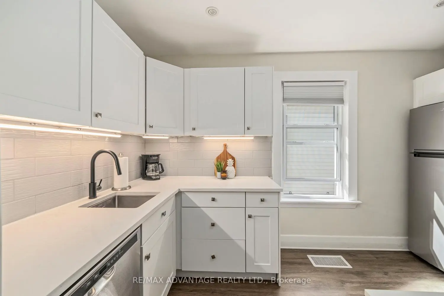 Additional image 4 of 577 English Street