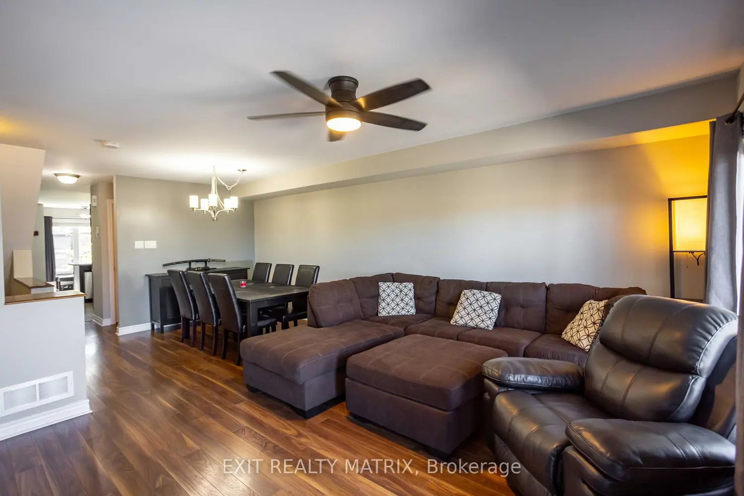 2224 Marble Crescent 9 photo 4