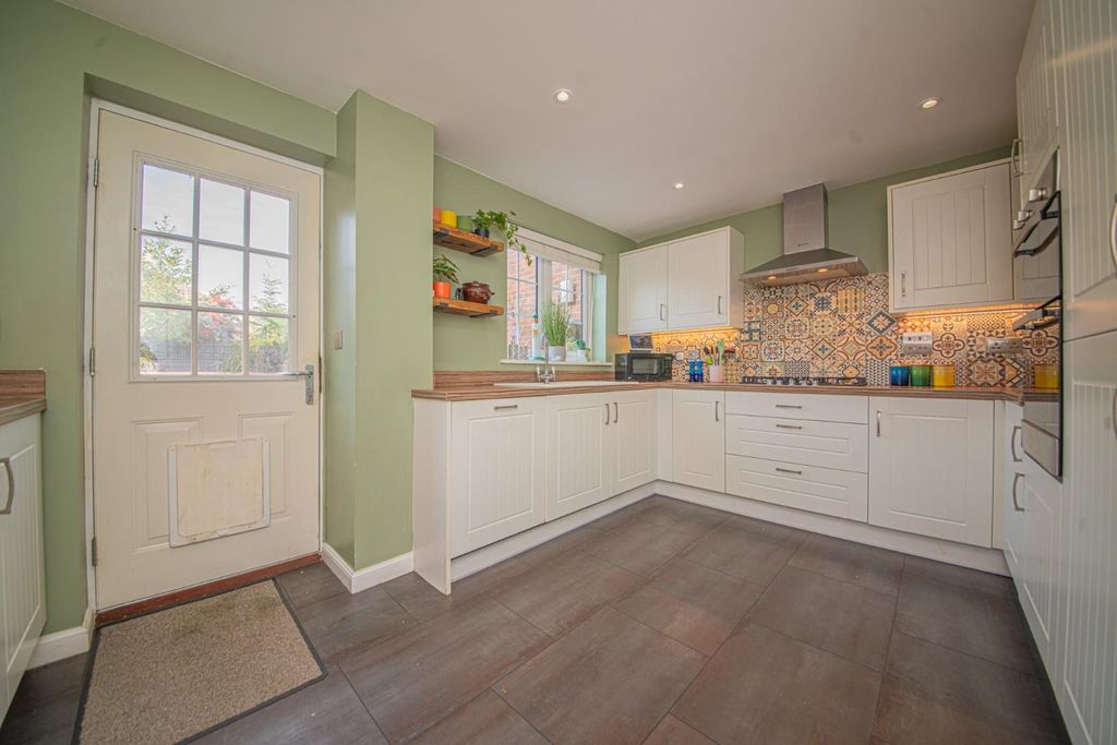 Additional image 4 of 4 bed detached house for saleViscount Gardens, Eastleigh SO50