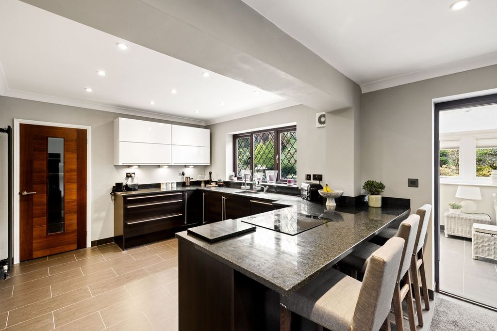 Additional image 4 of 5 bed detached house for saleOakvale Close, Elms Vale, Dover CT17