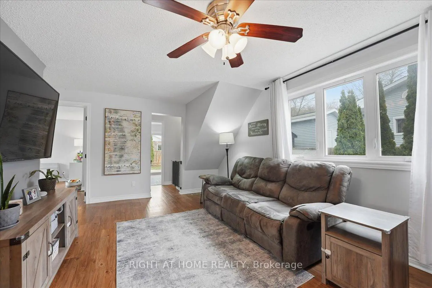 1 Leonard Avenue photo 5