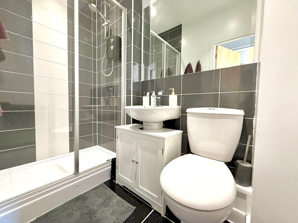 Additional image 4 of 2 bed flat for saleLeyland Road, Dunstable LU6