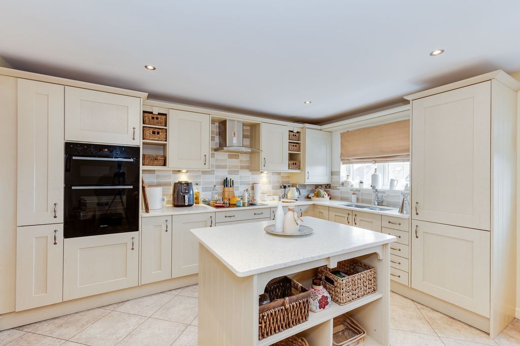 Additional image 8 of 3 bed town house for saleHolmley Lane, Dronfield S18