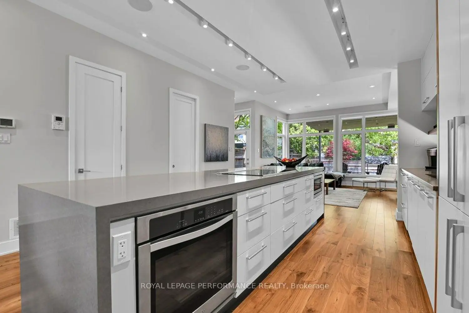43 Willard Street photo 4