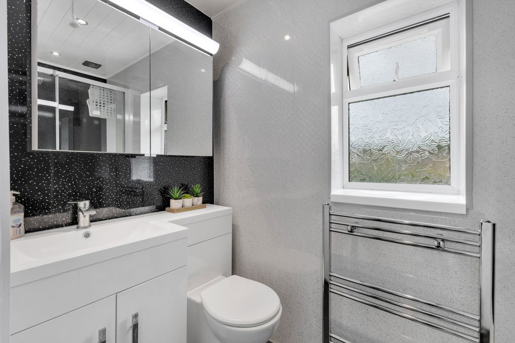 Additional image 19 of 4 bed semi-detached house for saleHadrian Avenue, Dunstable LU5