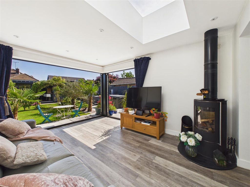 Additional image 5 of 3 bed property for saleHilltop Road, Dronfield S18