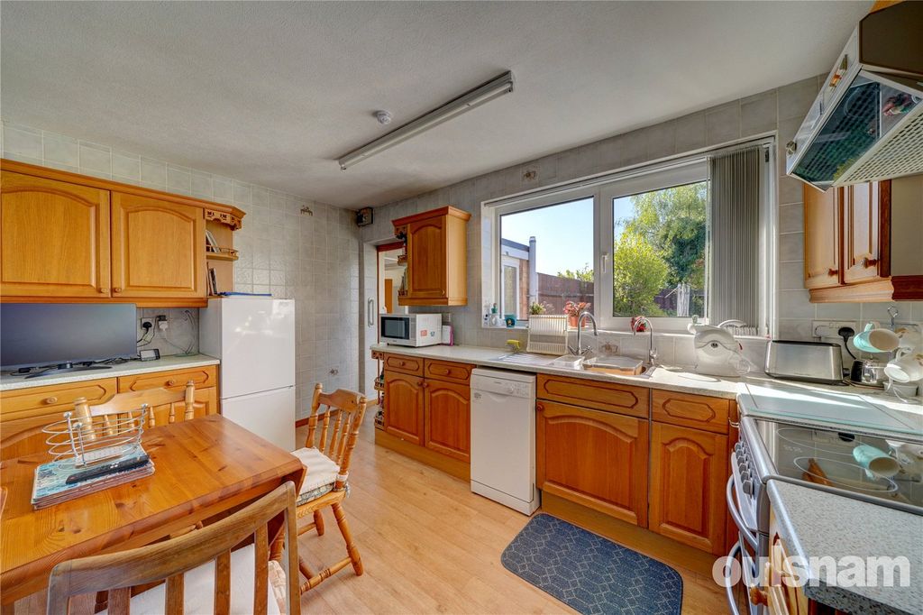 Additional image 7 of 2 bed bungalow for saleMinter Avenue, Droitwich, Worcestershire WR9