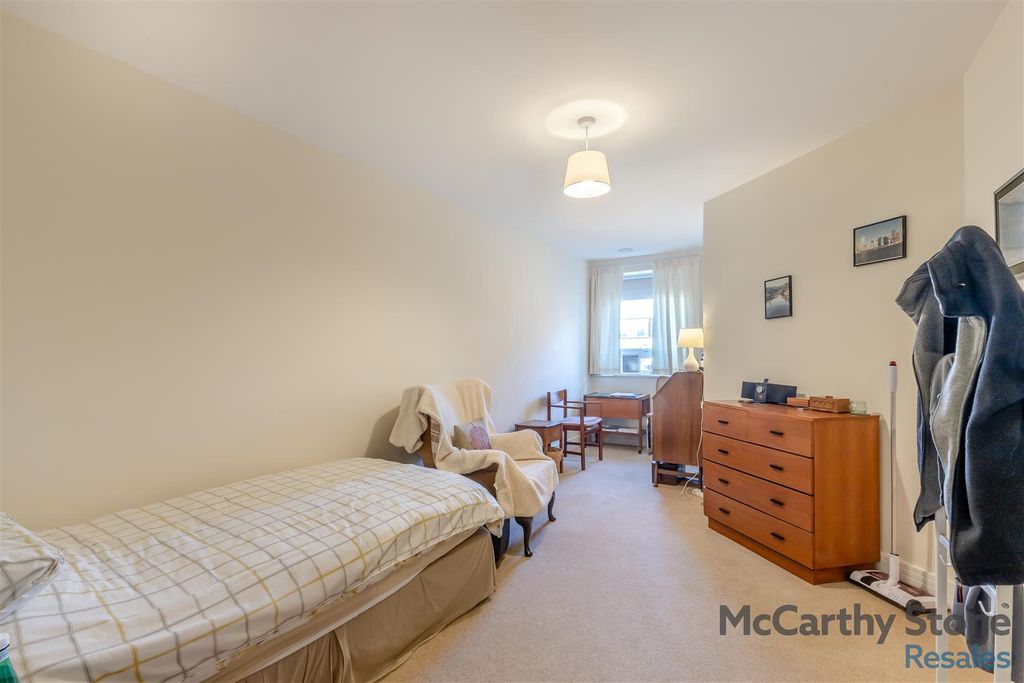 Additional image 10 of 2 bed flat for saleElliott Court, High Street North, Dunstable LU6