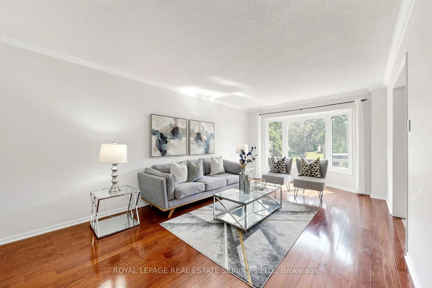 165 Warner Drive photo 3