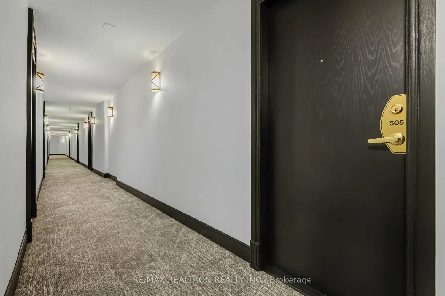 185 Oneida Crescent 505 photo 5