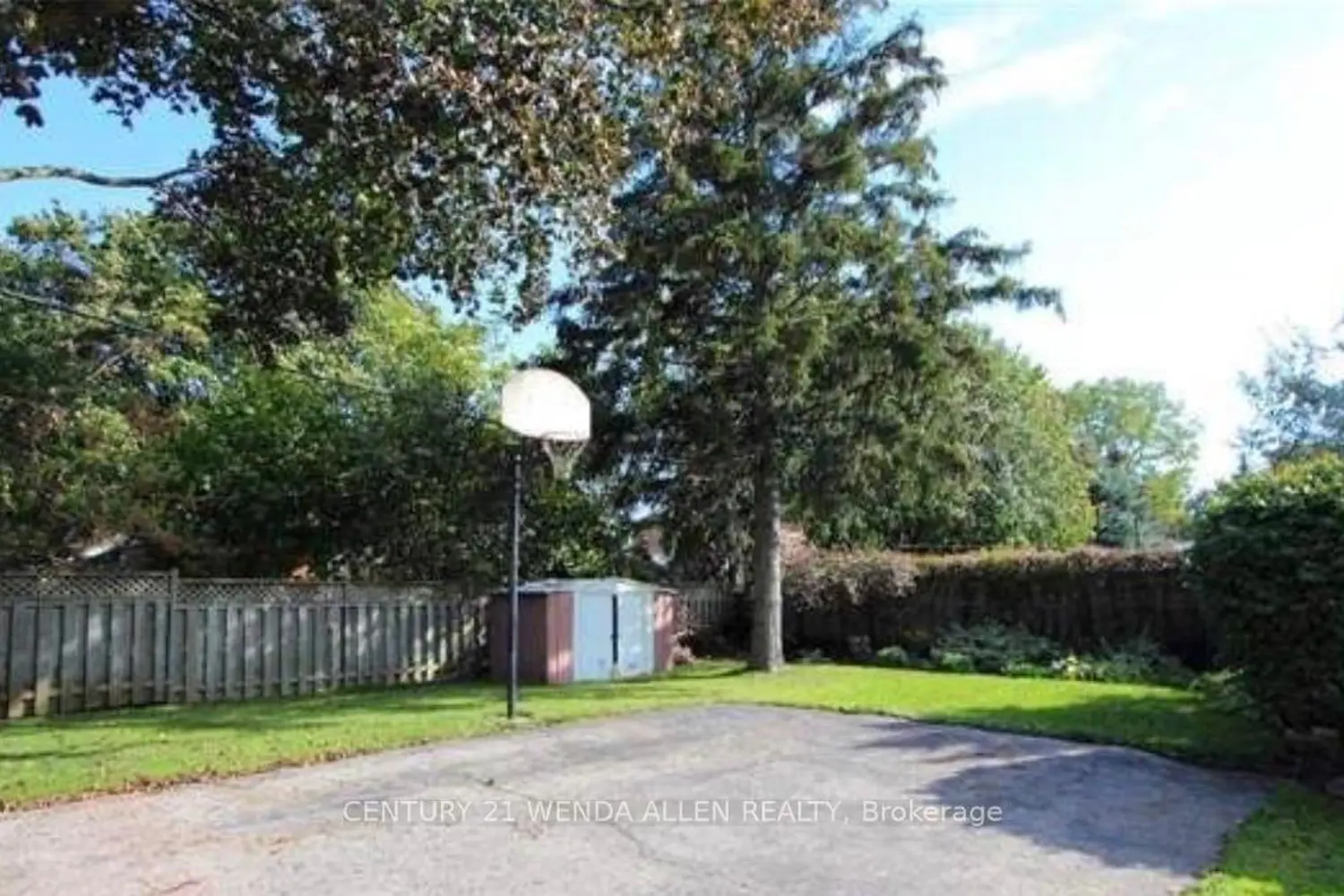 607 Mary Street photo 3