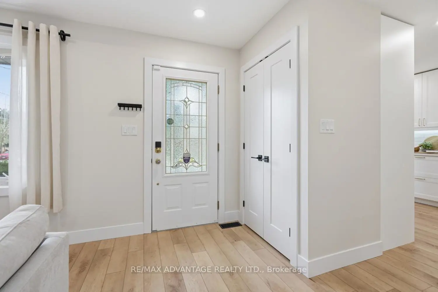 Additional image 5 of 937 Luxton Drive