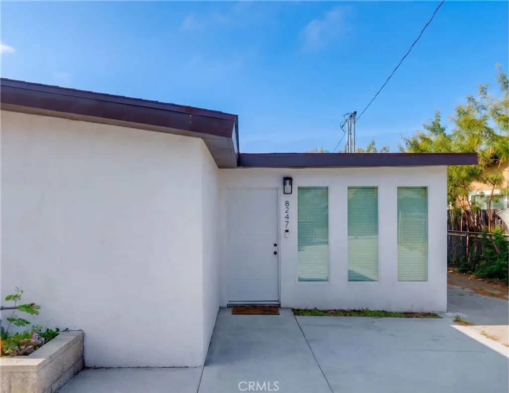 8247 9th St, Rancho Cucamonga, CA 91730 photo 2